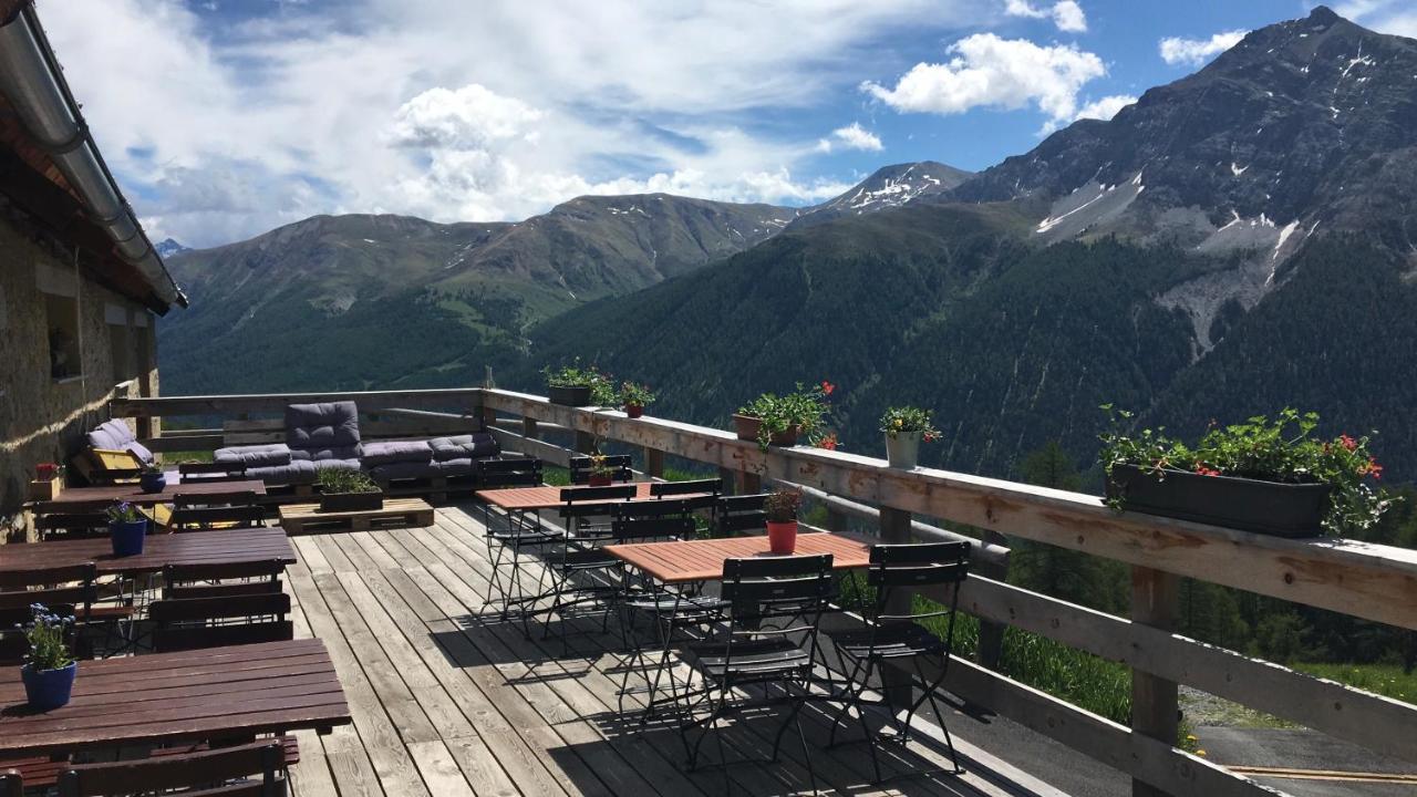 Madulain Alp Es-Cha Dadour Bed & Breakfast エクステリア 写真